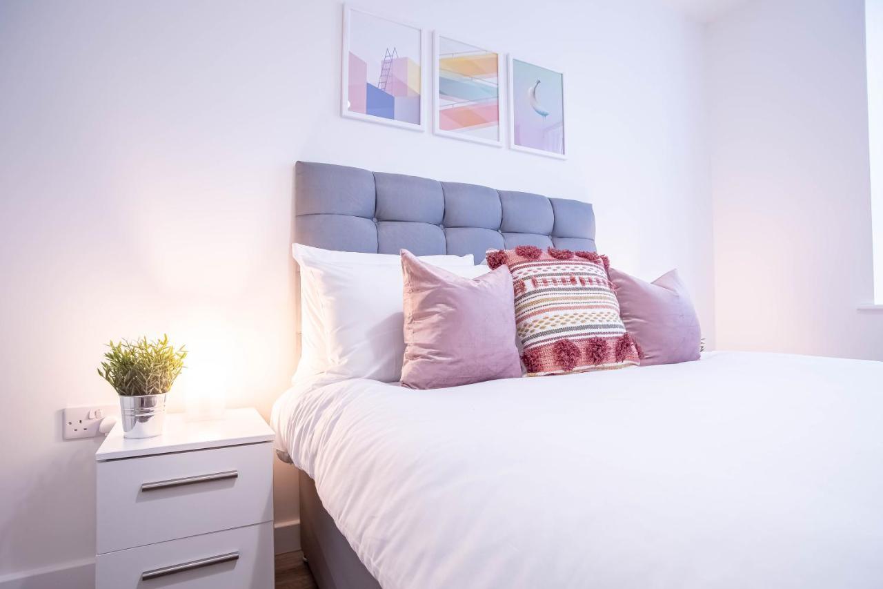 Luxury Apartments Available Next To Train Station - The Wallgate Apartments Wigan - Free Parking Dış mekan fotoğraf