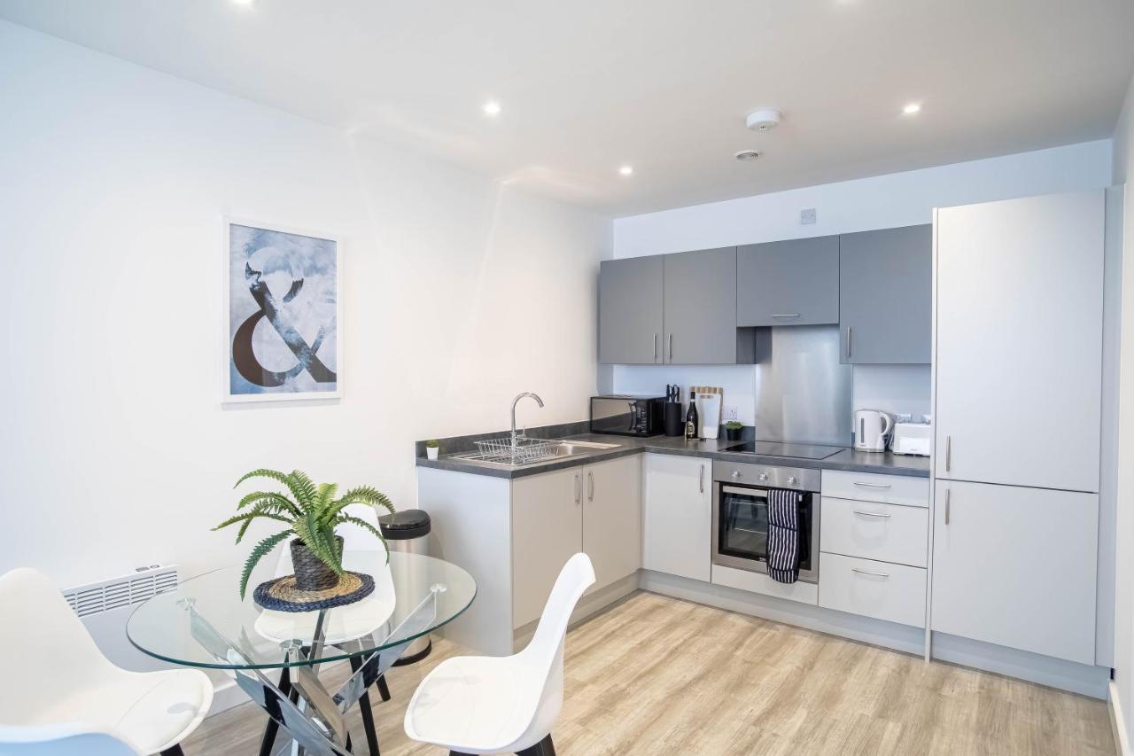 Luxury Apartments Available Next To Train Station - The Wallgate Apartments Wigan - Free Parking Dış mekan fotoğraf