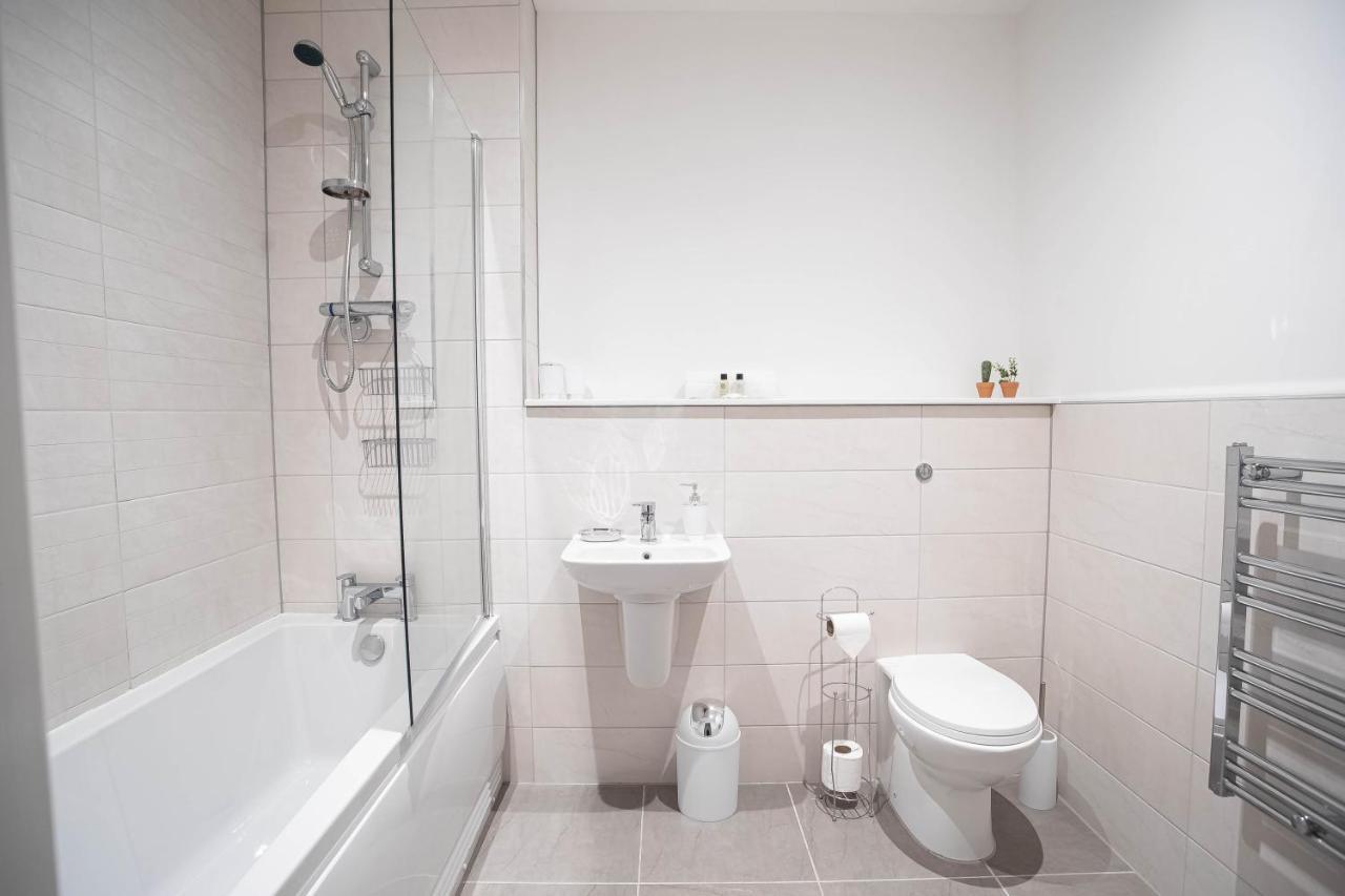 Luxury Apartments Available Next To Train Station - The Wallgate Apartments Wigan - Free Parking Dış mekan fotoğraf