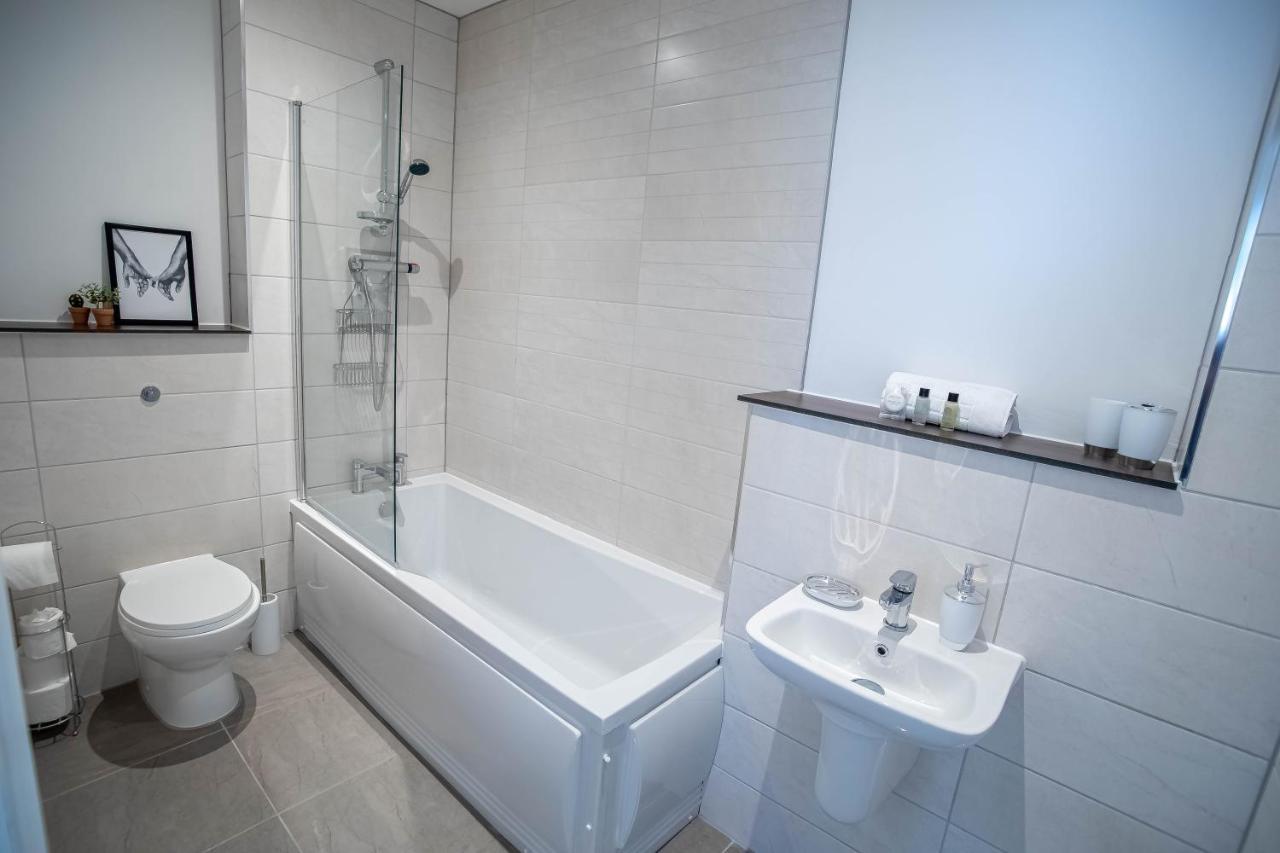 Luxury Apartments Available Next To Train Station - The Wallgate Apartments Wigan - Free Parking Dış mekan fotoğraf