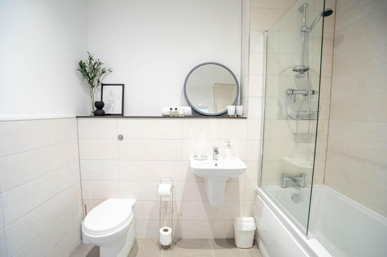 Luxury Apartments Available Next To Train Station - The Wallgate Apartments Wigan - Free Parking Dış mekan fotoğraf
