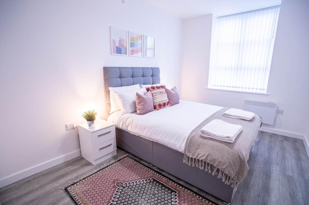 Luxury Apartments Available Next To Train Station - The Wallgate Apartments Wigan - Free Parking Dış mekan fotoğraf
